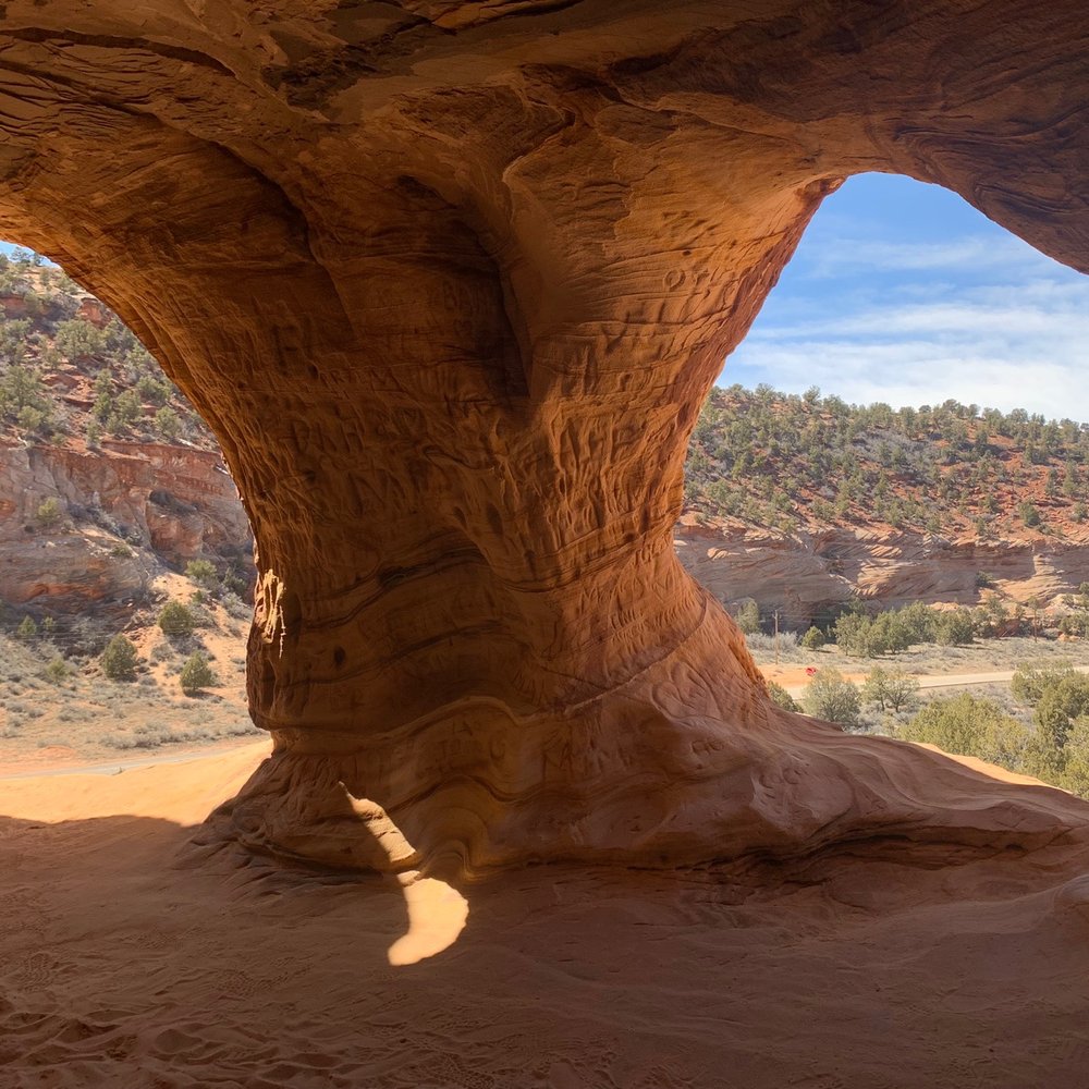 The Cowboy Bunkhouse - Moqui caves - Hostels Near Me - Kanab, Utah The Cowboy Bunkhouse - Moqui caves - Hostels Near Me - Kanab, Utah