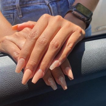 Gilo Nails - Graduation nails - Nail Salons Near Me - Bellflower, California
