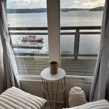 The Landing at Orcas - Vacation Rentals Near Me - Eastsound, Washington The Landing at Orcas - Vacation Rentals Near Me - Eastsound, Washington