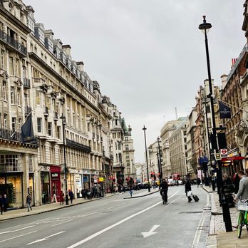 Piccadilly Circus - Landmarks & Historical Buildings Near Me - London, XGL