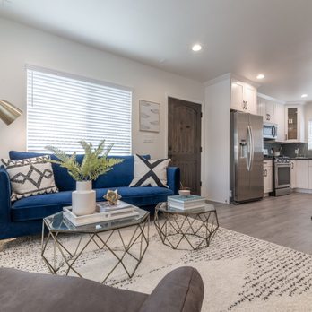 Curated Home Staging - Open concept living room and kitchen - Home Staging Near Me - Los Angeles, California Curated Home Staging - Open concept living room and kitchen - Home Staging Near Me - Los Angeles, California