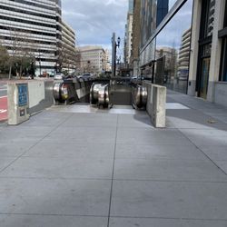 BART - 12th Street Station - 11th and Broadway