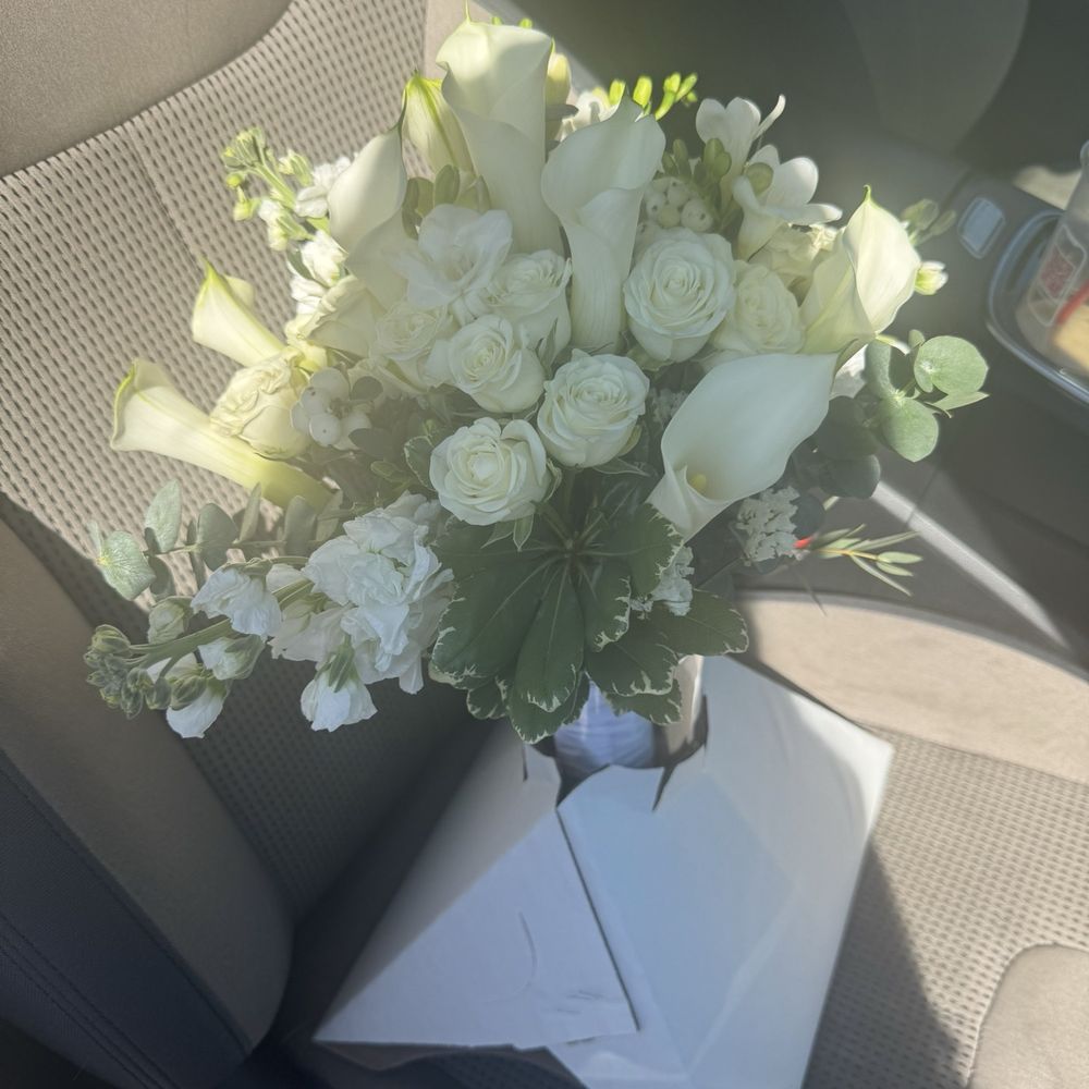 Beverlys Flowers & Gifts - Picked up bouquet - Florists Near Me - Batavia, New York Beverlys Flowers & Gifts - Picked up bouquet - Florists Near Me - Batavia, New York