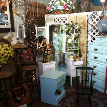 Beauweevils Antiques - Fabulous Furniture & Home Decor! - Antiques Near Me - Winnsboro, Texas