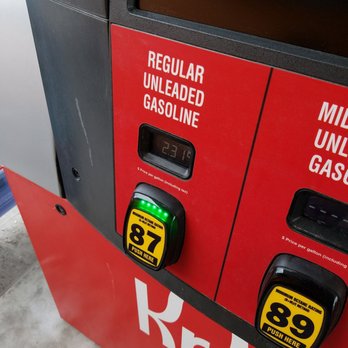 Kroger Fuel Center - I cashed in .20 cents off.  Rewards of March. Paid 2.31 - Gas Stations Near Me - Roseville, Michigan
