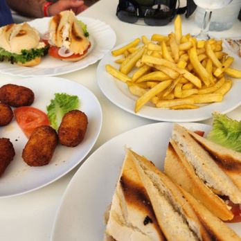 Cafetería Tip top - Tortilla baguette, fries, croquetas, and chicken sandwich - Cafeteria Near Me - Santa Cruz de Tenerife, TF Cafetería Tip top - Tortilla baguette, fries, croquetas, and chicken sandwich - Cafeteria Near Me - Santa Cruz de Tenerife, TF