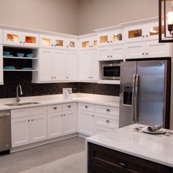 National K&B Cabinetry - Shaker White Cabinet Showroom