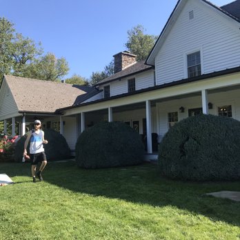 Half-Mile Farm - The main house and porch and cornhole - Hotels Near Me - Highlands, North Carolina
