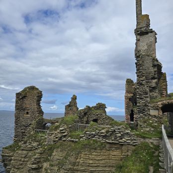 sinclair and Girnigoe Castle - Landmarks & Historical Buildings Near Me