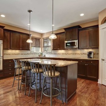 Williamsville Remodeling - a kitchen with a center island - General Contractors Near Me - Clarence, New York Williamsville Remodeling - a kitchen with a center island - General Contractors Near Me - Clarence, New York