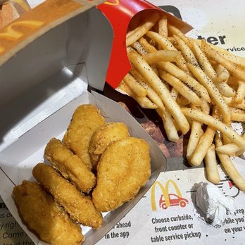 McDonald's - 6 Piece Chicken Nuggets with Medium Fry - Burgers Near Me - Decatur, Alabama McDonald's - 6 Piece Chicken Nuggets with Medium Fry - Burgers Near Me - Decatur, Alabama