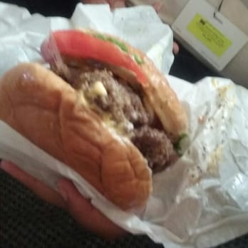 A&R Bar-B-Que - Today I tried a juicy cheesburger and it is awesome good.... Oh my, tasty!!!! - Barbeque Near Me - Memphis, Tennessee
