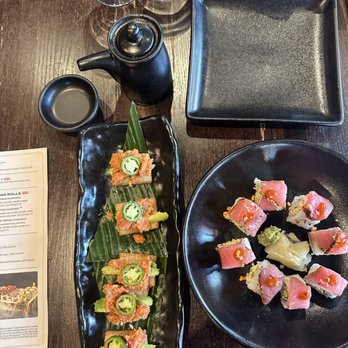 P.F. Chang's - Spicy Tuna Crispy Rice + Smoking Kung Pao Dragon Roll - Chinese Near Me - Honolulu, Hawaii