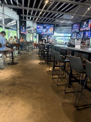 Tom's Watch Bar by null