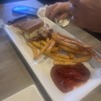 Fozzys Bar & Grill - Ruben half eaten! - Sports Bars Near Me - Franklin, Tennessee Fozzys Bar & Grill - Ruben half eaten! - Sports Bars Near Me - Franklin, Tennessee