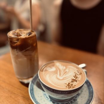半路咖啡 - Iced & Hot Longan Honey Latte - Coffee & Tea Near Me - Hong Kong, HK 半路咖啡 - Iced & Hot Longan Honey Latte - Coffee & Tea Near Me - Hong Kong, HK