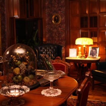 Allyn Mansion - One of the common rooms on the main floor - Hotels Near Me - Delavan, Wisconsin