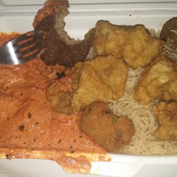 Punjab Indian Restaurant - Min Punjab toogoodtogo mad der bestod af Tikka Masala kylling, dybstegt hvid fisk,  kødboller, grøntsags top og pulau ris.