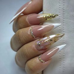 I Nails