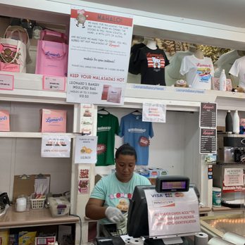 Leonard's Bakery - Merchandise & Cashier #11 - Bakeries Near Me - Honolulu, Hawaii Leonard's Bakery - Merchandise & Cashier #11 - Bakeries Near Me - Honolulu, Hawaii