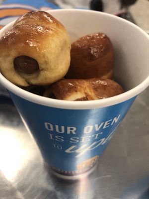 Auntie Anne's by null
