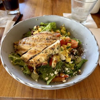 Tommy Bahama - Grilled Chicken & Mango Salad - Amazing! - New American Near Me - Kamuela, Hawaii Tommy Bahama - Grilled Chicken & Mango Salad - Amazing! - New American Near Me - Kamuela, Hawaii