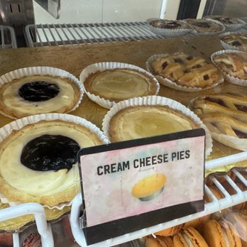 Parisien Bakery - Bakeries Near Me - Clovis, California