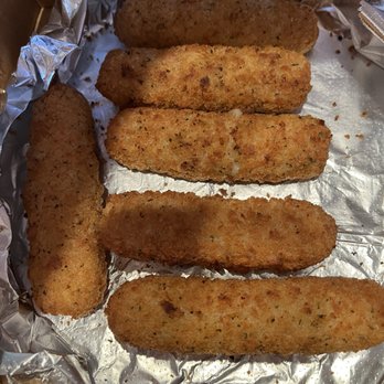 Round Table Pizza - Mozzarella sticks - Pizza Near Me - Fremont, California Round Table Pizza - Mozzarella sticks - Pizza Near Me - Fremont, California