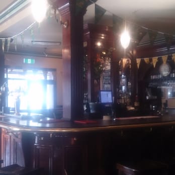 London Hotel & Restaurant - The Bar - Bars Near Me - Balmain, NSW