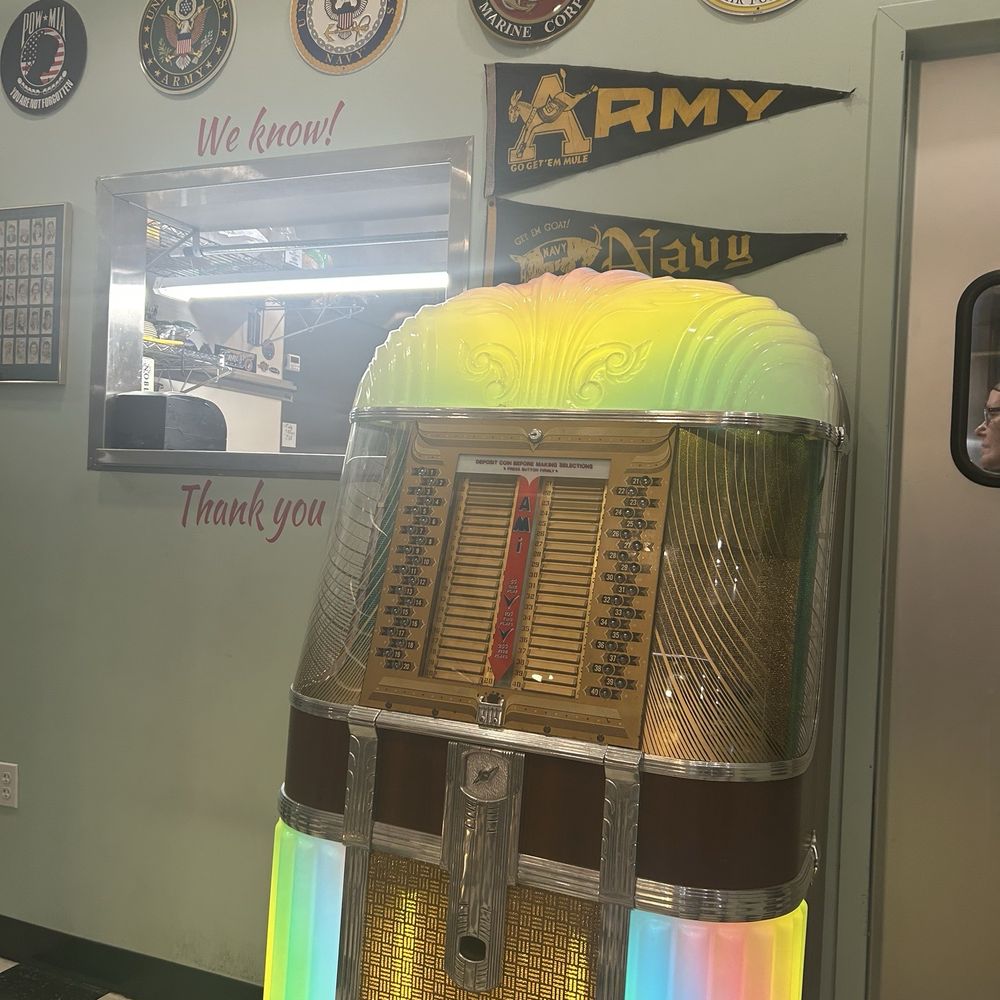 Griddles Malt Shoppe - Juke box. - Ice Cream & Frozen Yogurt Near Me - Columbia, Pennsylvania Griddles Malt Shoppe - Juke box. - Ice Cream & Frozen Yogurt Near Me - Columbia, Pennsylvania