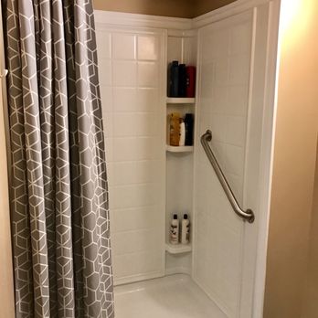 NeuroTek - Shower room with stock shampoo and conditioner - Neurologist Near Me - Orange Park, Florida NeuroTek - Shower room with stock shampoo and conditioner - Neurologist Near Me - Orange Park, Florida