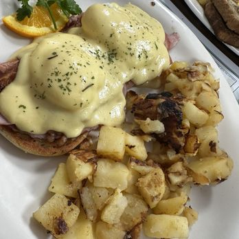 Greg's Breakfast Restaurant - Bacon, ham benny - Breakfast & Brunch Near Me - Cranston, Rhode Island