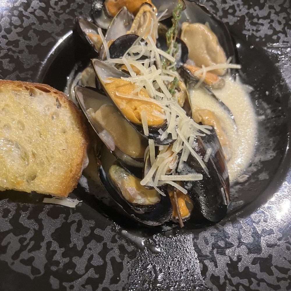 Neptune - Mussels - Seafood Near Me - Cabo San Lucas, BCS