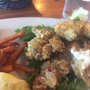 Buoy Beer - The Oyster Basket with Sweet potato fries - Brewpubs Near Me - Astoria, Oregon