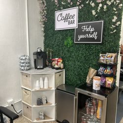 Salon 51 - They offer complimentary drinks and snacks!