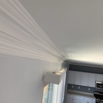 RSM Floors - Crown mouldings - Flooring Near Me RSM Floors - Crown mouldings - Flooring Near Me