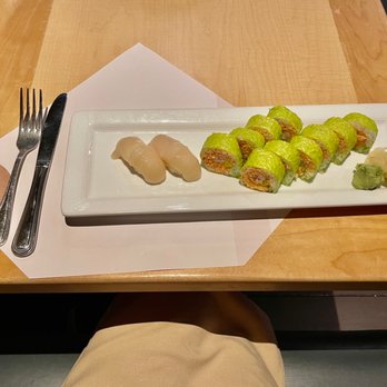 Mandarin Milford - Celtic Maki -- so refreshing with the mango. This just melts in your mouth - Chinese Near Me - Milford, Massachusetts Mandarin Milford - Celtic Maki -- so refreshing with the mango. This just melts in your mouth - Chinese Near Me - Milford, Massachusetts