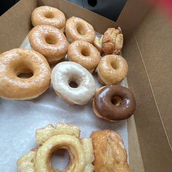 Baker's Dozen - Dozen - Donuts Near Me - Raleigh, North Carolina