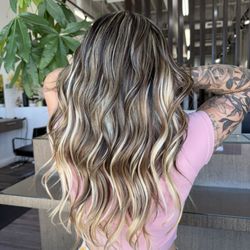 The Studio Hue Salon: Aveda - Hair extensions