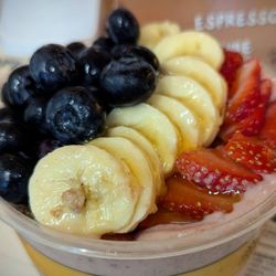 The Sunrise Shack - Kailua - I Lava You Bowl add blueberries