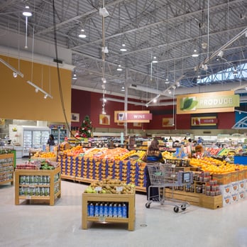 Publix - people shopping in a grocery store - Grocery Near Me - Tampa, Florida