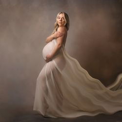 Victoria Sirotin Photography - In studio fine art maternity session