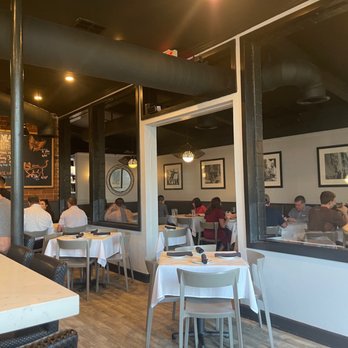 MA'S Italian Kitchen - Italian Near Me - Burbank, California