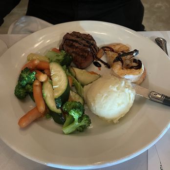 La Traviata - Shrimp and Filet Mignon was okay - Italian Near Me - Long Beach, California La Traviata - Shrimp and Filet Mignon was okay - Italian Near Me - Long Beach, California