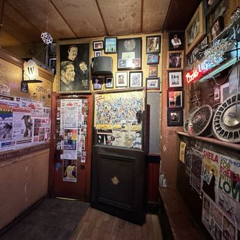 Dirty Franks - Dive Bars Near Me - Philadelphia, Pennsylvania Dirty Franks - Dive Bars Near Me - Philadelphia, Pennsylvania