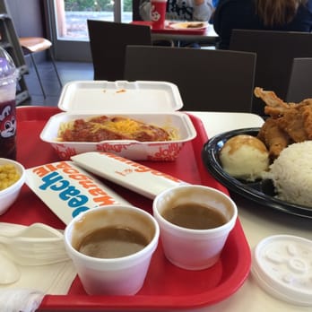 Jollibee - Crispy chicken joy,sweet and meaty spaghetti, creamy buttered corn, sweet and tasty peach mango pies and cooling halo-halo! - Fast Food Near Me - Union City, California Jollibee - Crispy chicken joy,sweet and meaty spaghetti, creamy buttered corn, sweet and tasty peach mango pies and cooling halo-halo! - Fast Food Near Me - Union City, California