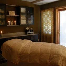 Alan Koa Salon Spa - Bare esthetique treatment room