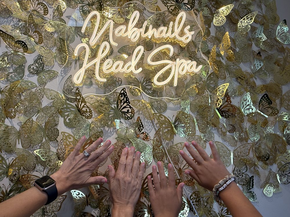 Nabi Nails & Spa Logo