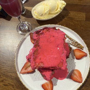 Madres Brunch - Manhattan toast - Breakfast & Brunch Near Me - Riverside, California Madres Brunch - Manhattan toast - Breakfast & Brunch Near Me - Riverside, California