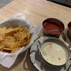 El Centenario Mexican Cuisine - Chips, salsa and cheese dip!
